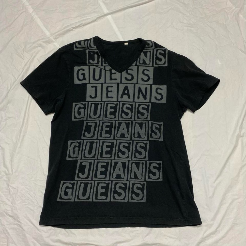 Y2k Black guess V-neck shirt